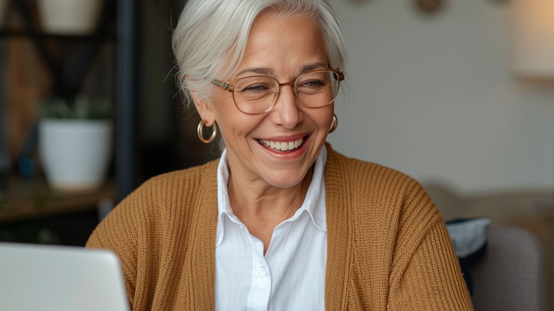 Untitled design (14) safest online business after 55