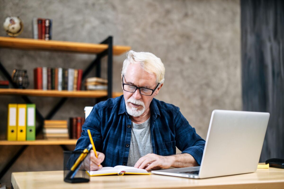 Free vs Paid Online Business Training